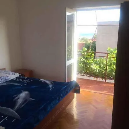 Apartamento In Starigrad-paklenica 6806 *
