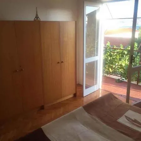 Apartamento In Starigrad-paklenica 6806 Starigrad Paklenica