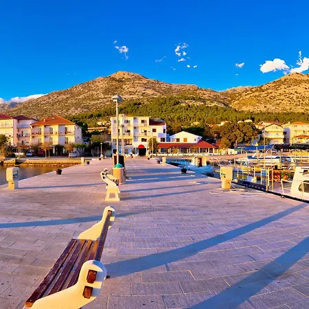 In Starigrad-paklenica 6806 公寓